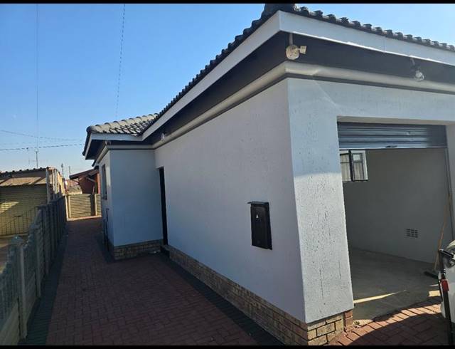3 BEDROOM PROPERTY TO RENT IN ZAMDELA